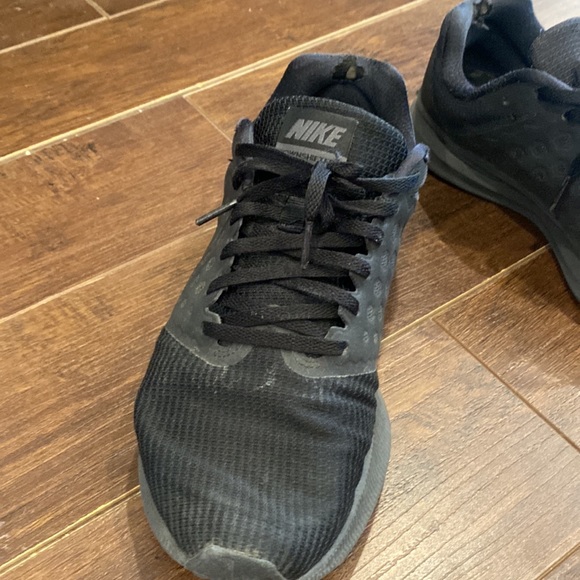 Used nike running shoes - Picture 3 of 6